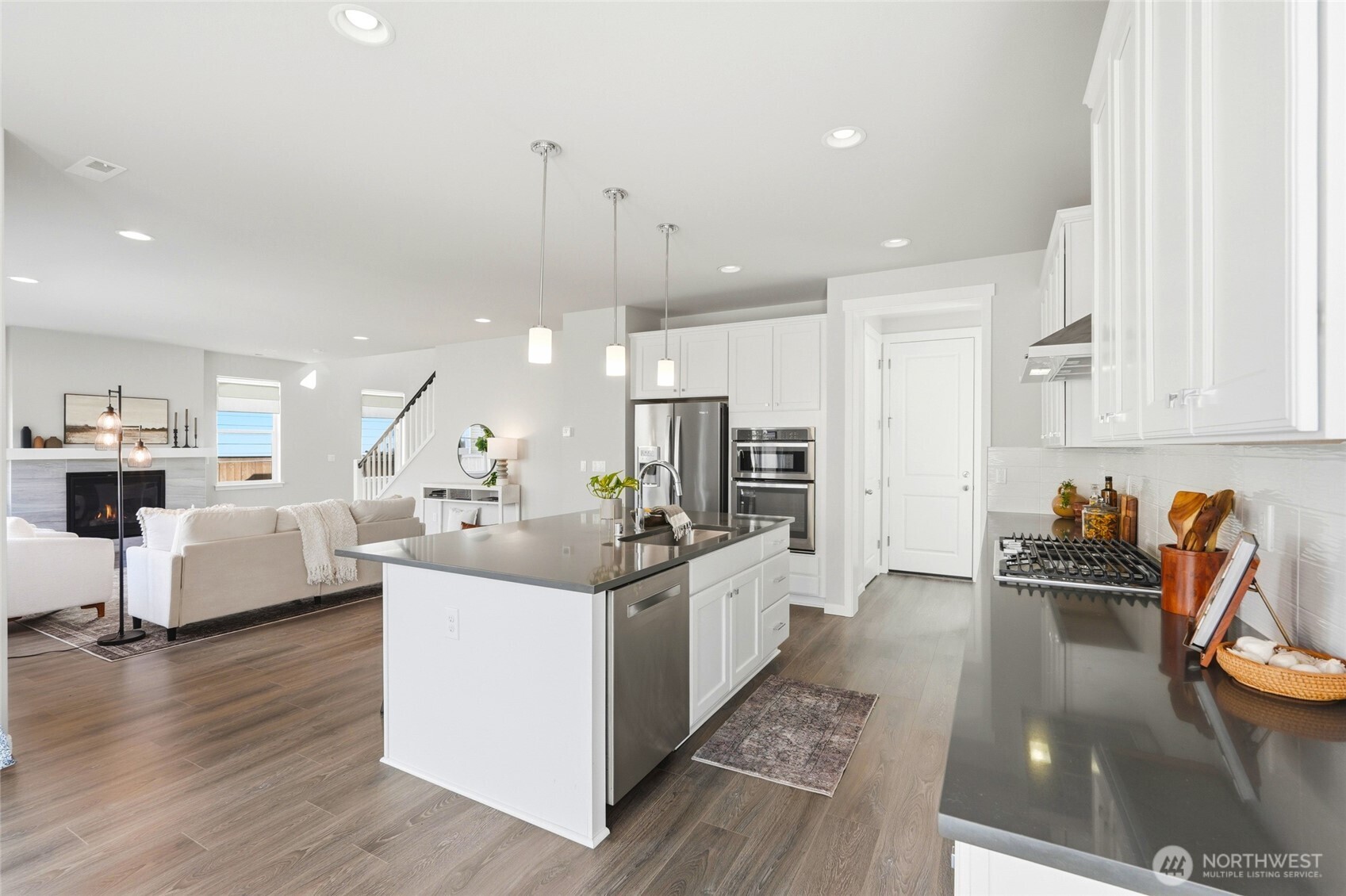 3853 Athena Court , Gig Harbor, WA 98332-5118