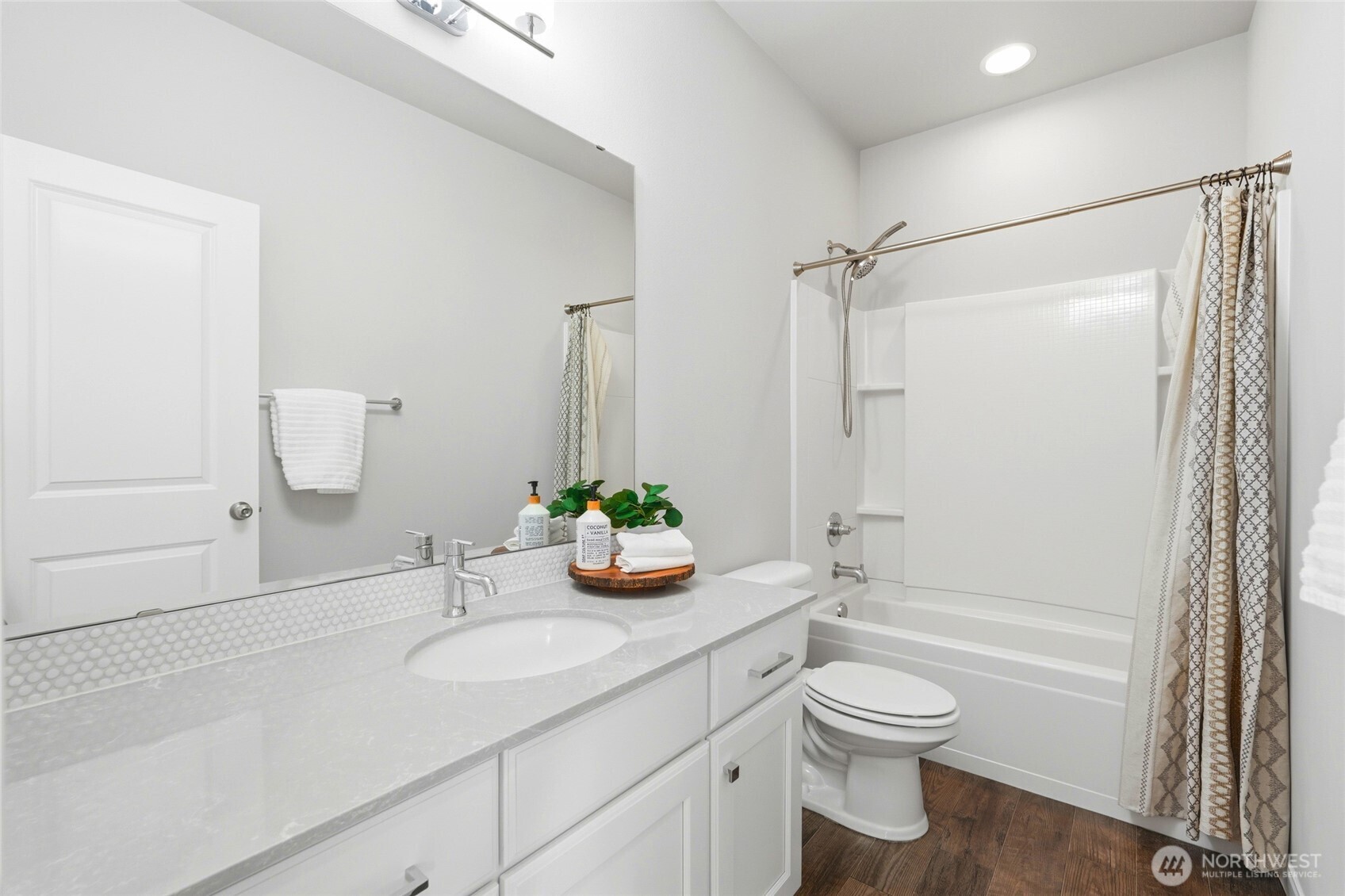 3853 Athena Court , Gig Harbor, WA 98332-5118