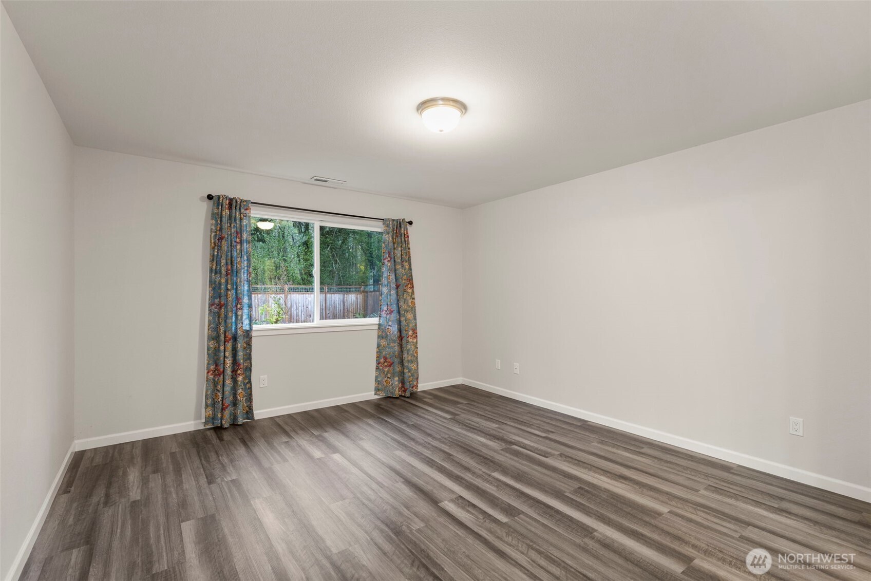 174 E Island View Avenue , Port Townsend, WA 98368