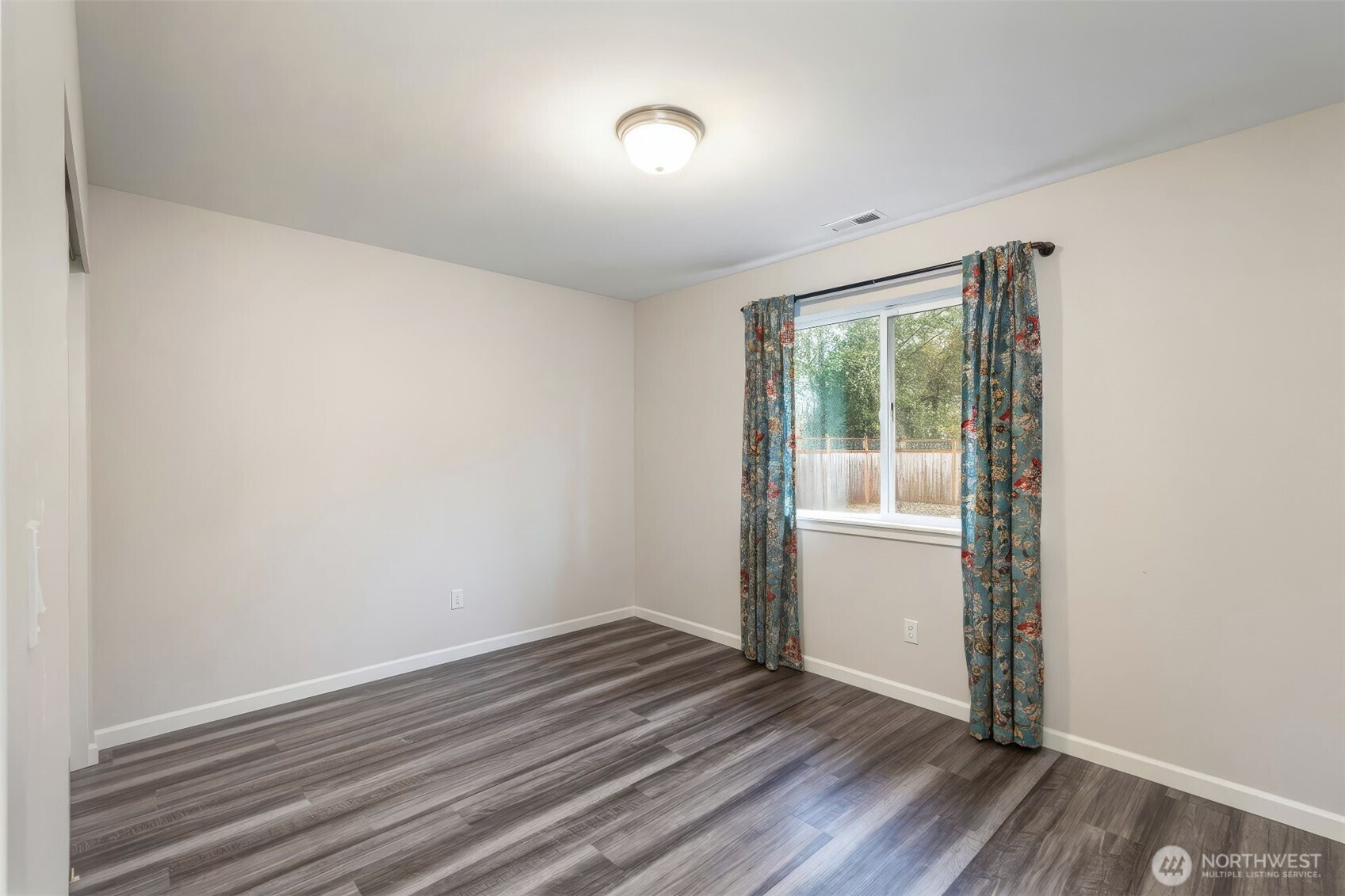 174 E Island View Avenue , Port Townsend, WA 98368