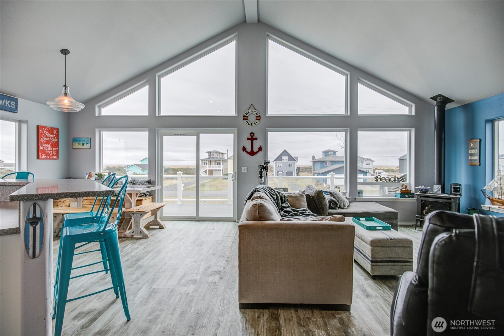 1120 Ocean Shores Boulevard SW, Ocean Shores, WA 98569