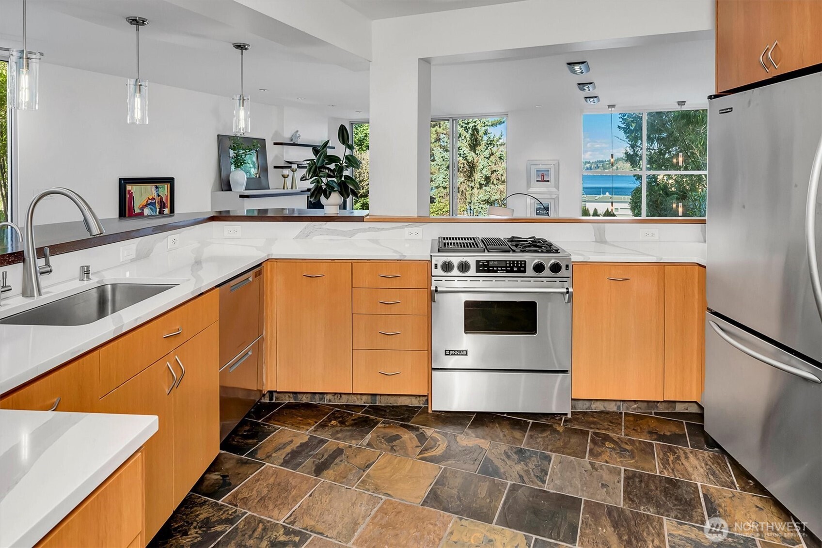 9204 SE 33rd Place , Mercer Island, WA 98040
