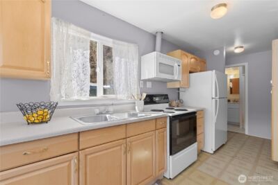 39201 Orville Road E, Eatonville, WA 98328 - Photo 8