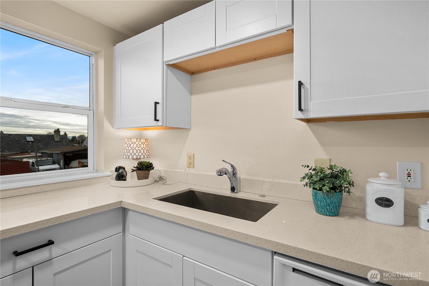 13856 37th Avenue S, Tukwila, WA 98168-4012