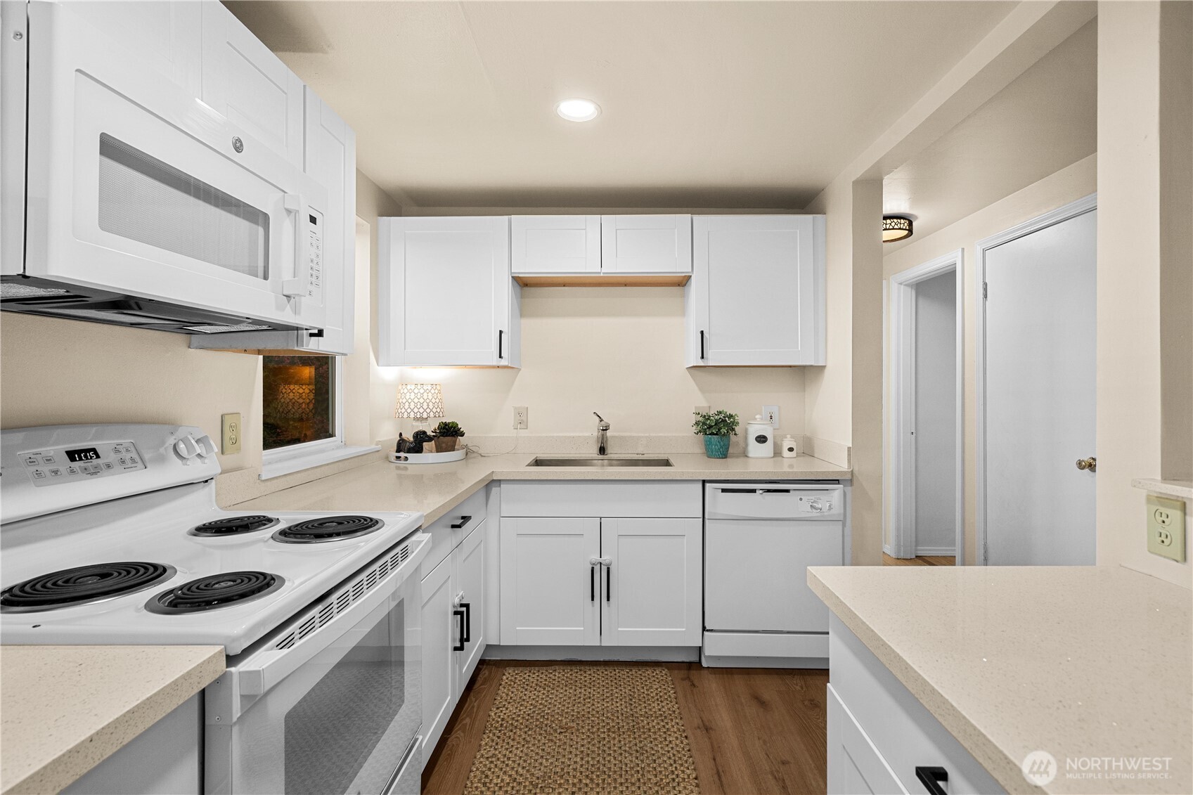 13856 37th Avenue S, Tukwila, WA 98168-4012