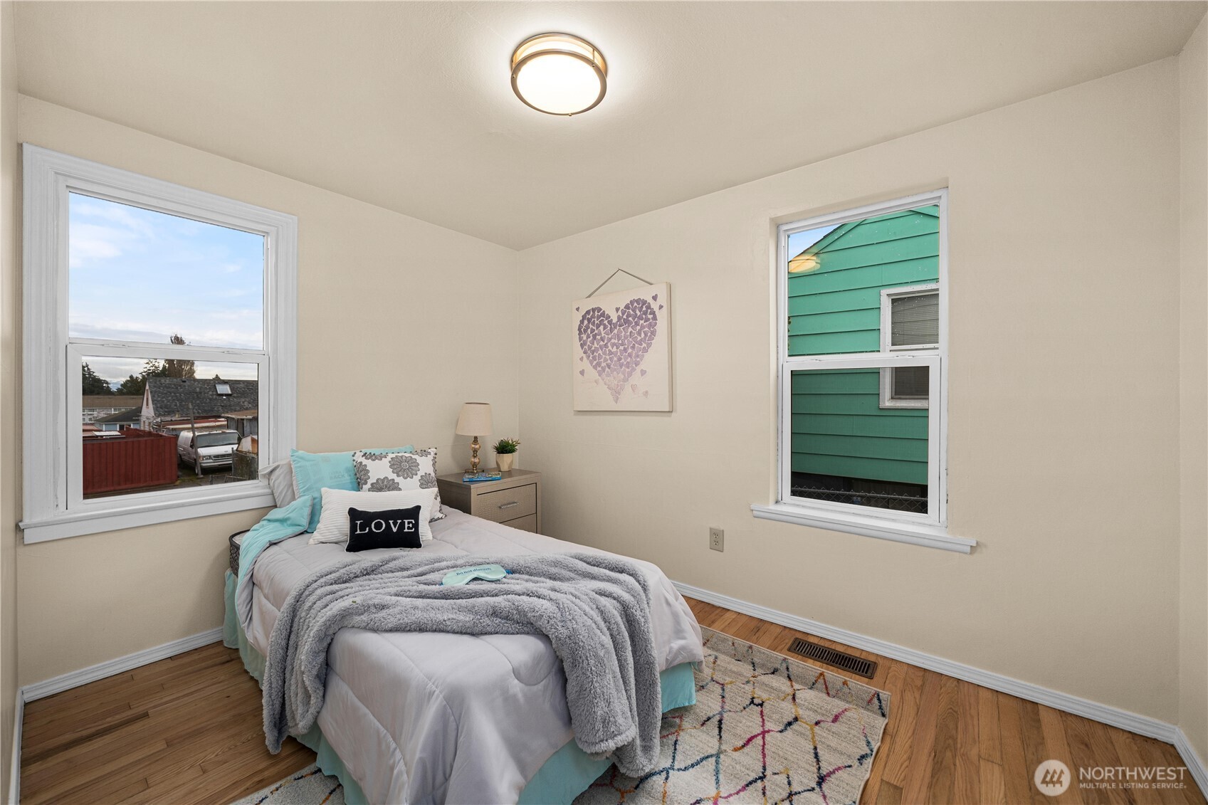 13856 37th Avenue S, Tukwila, WA 98168-4012