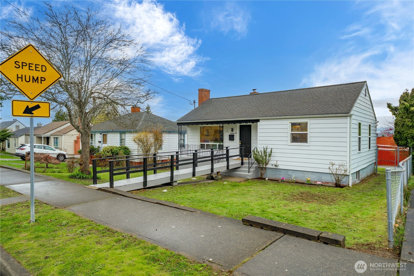 13856 37th Avenue S, Tukwila, WA 98168-4012