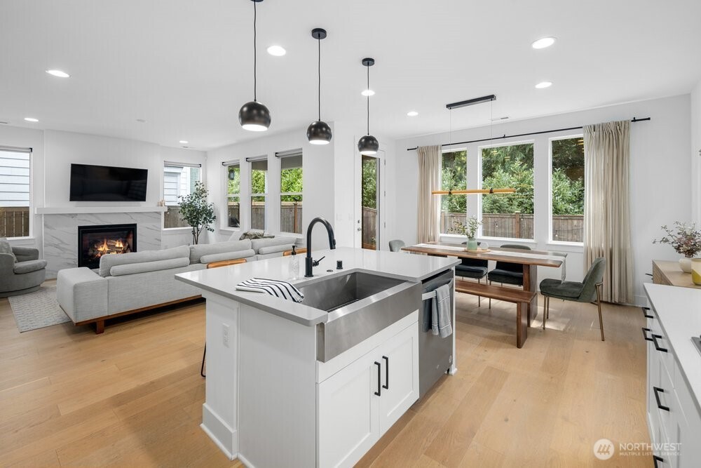 5820 155th Street SW, Edmonds, WA 98026