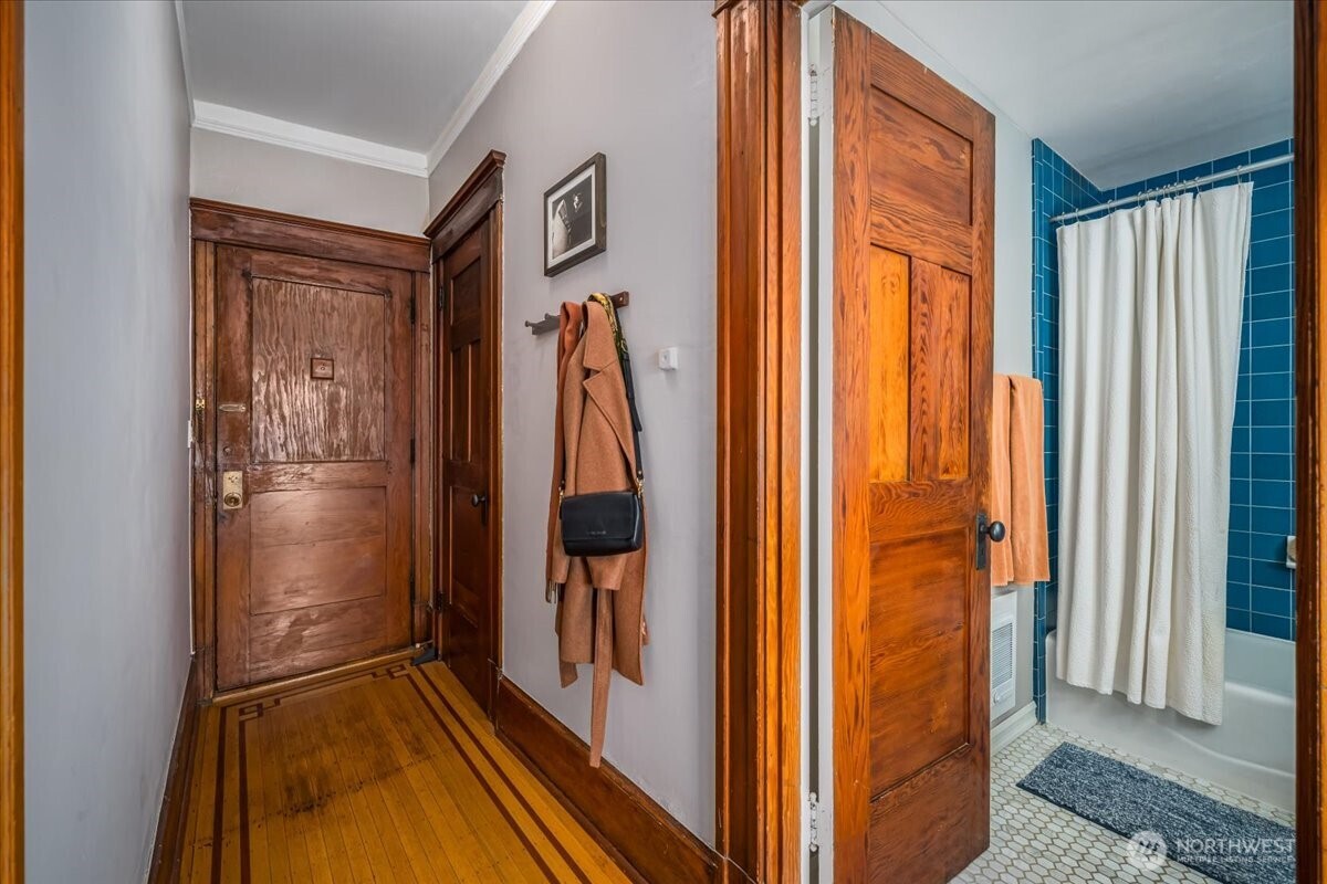 626 13th Avenue E #O, Seattle, WA 98102