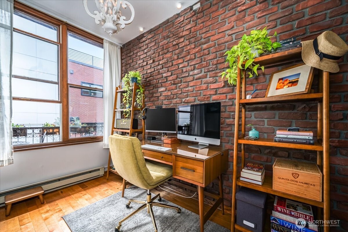 626 13th Avenue E #O, Seattle, WA 98102