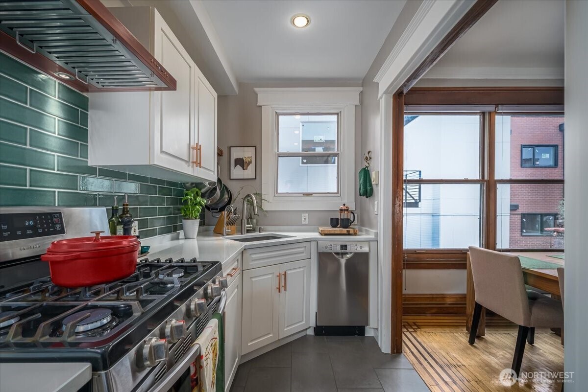 626 13th Avenue E #O, Seattle, WA 98102