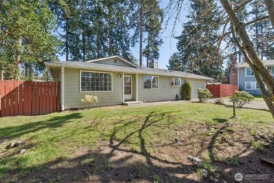 1206 Independence Court , Oak Harbor, WA 98277