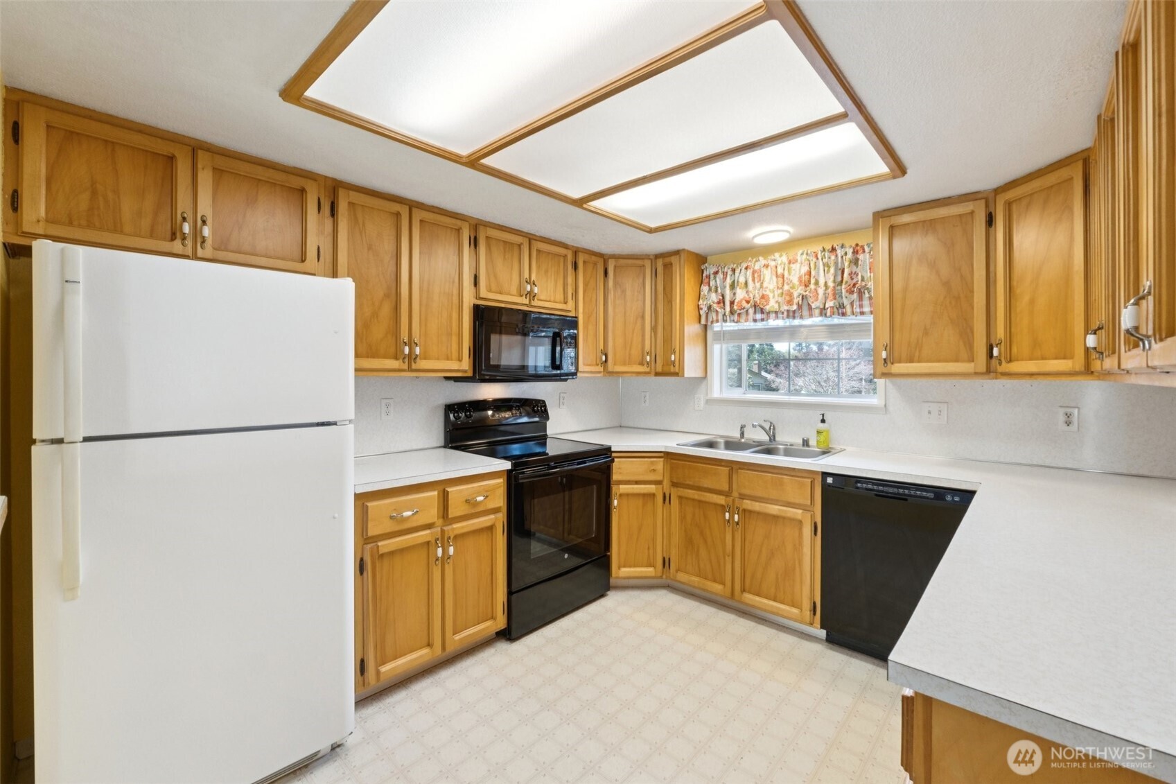 1206 Independence Court , Oak Harbor, WA 98277