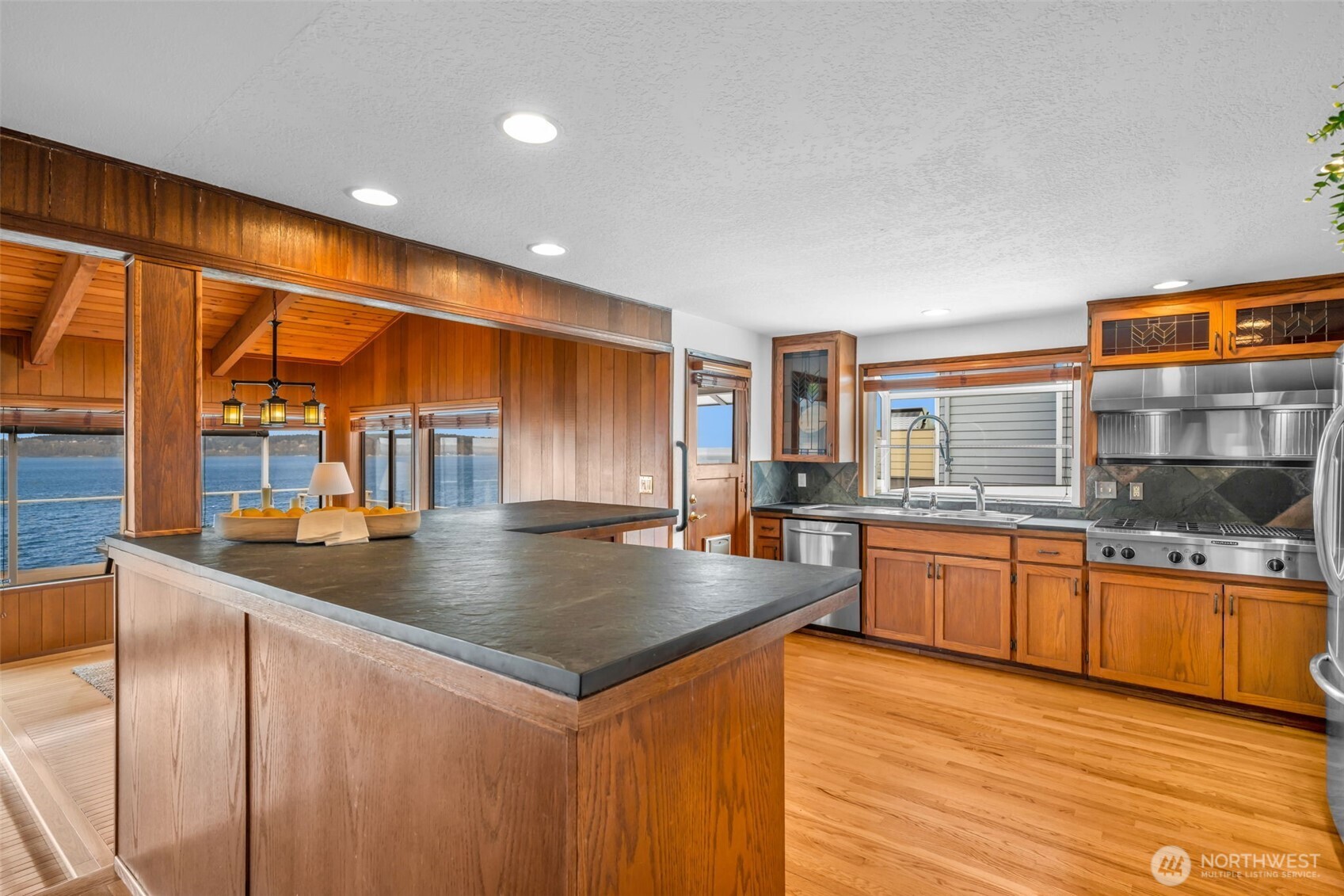 10200 Marine View Drive , Mukilteo, WA 98275