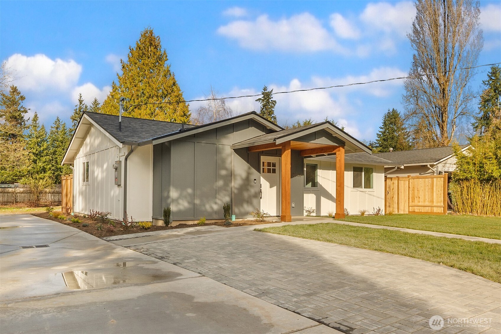 8708 NE 140th Street #A, Kirkland, WA 98034