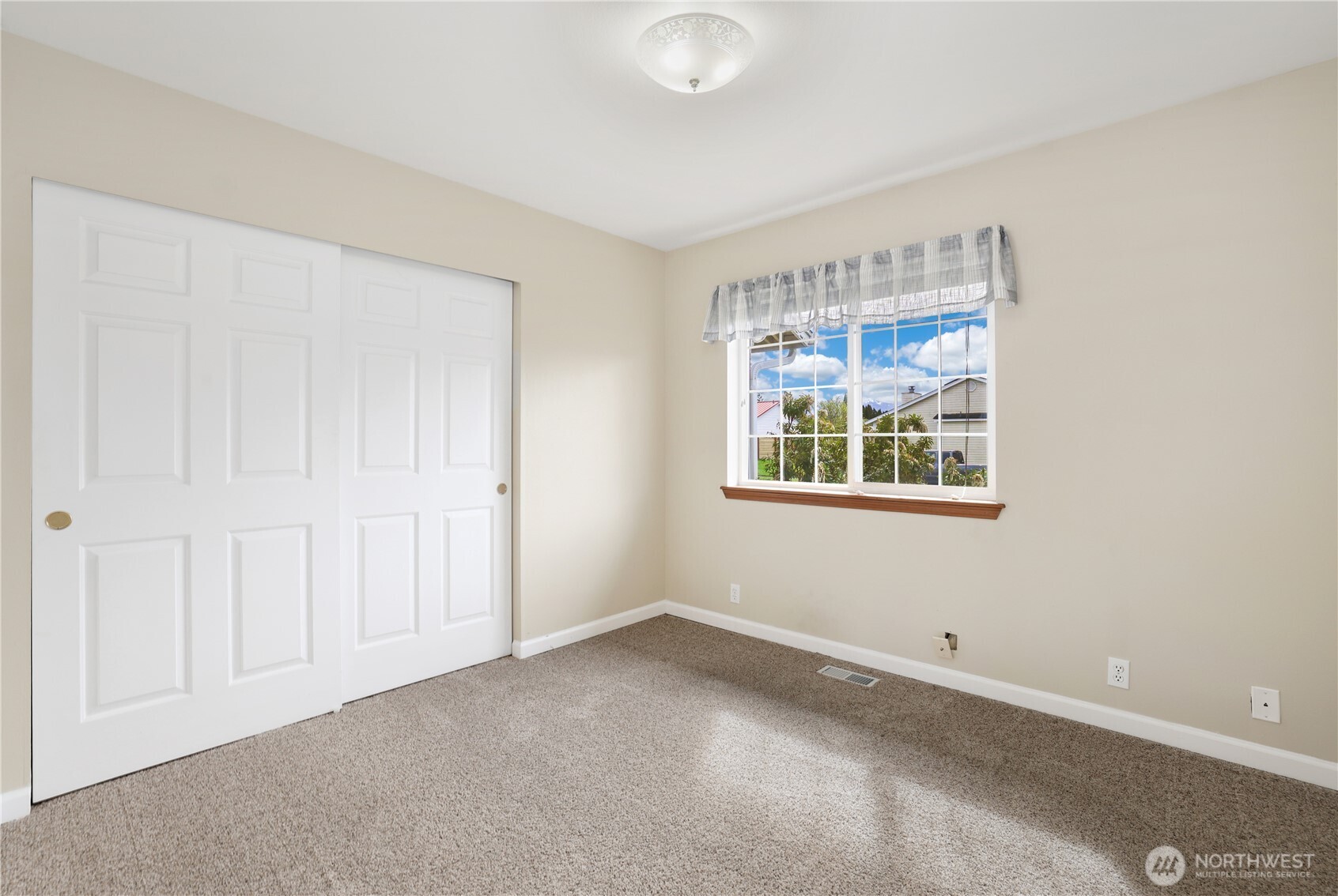 2947 Edel Avenue , Enumclaw, WA 98022