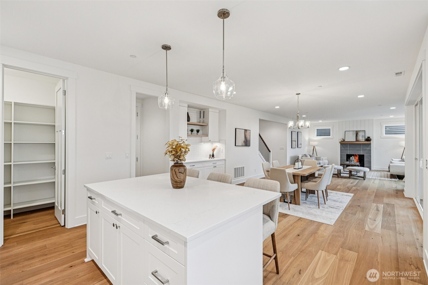 22216 98th Avenue W, Edmonds, WA 98020