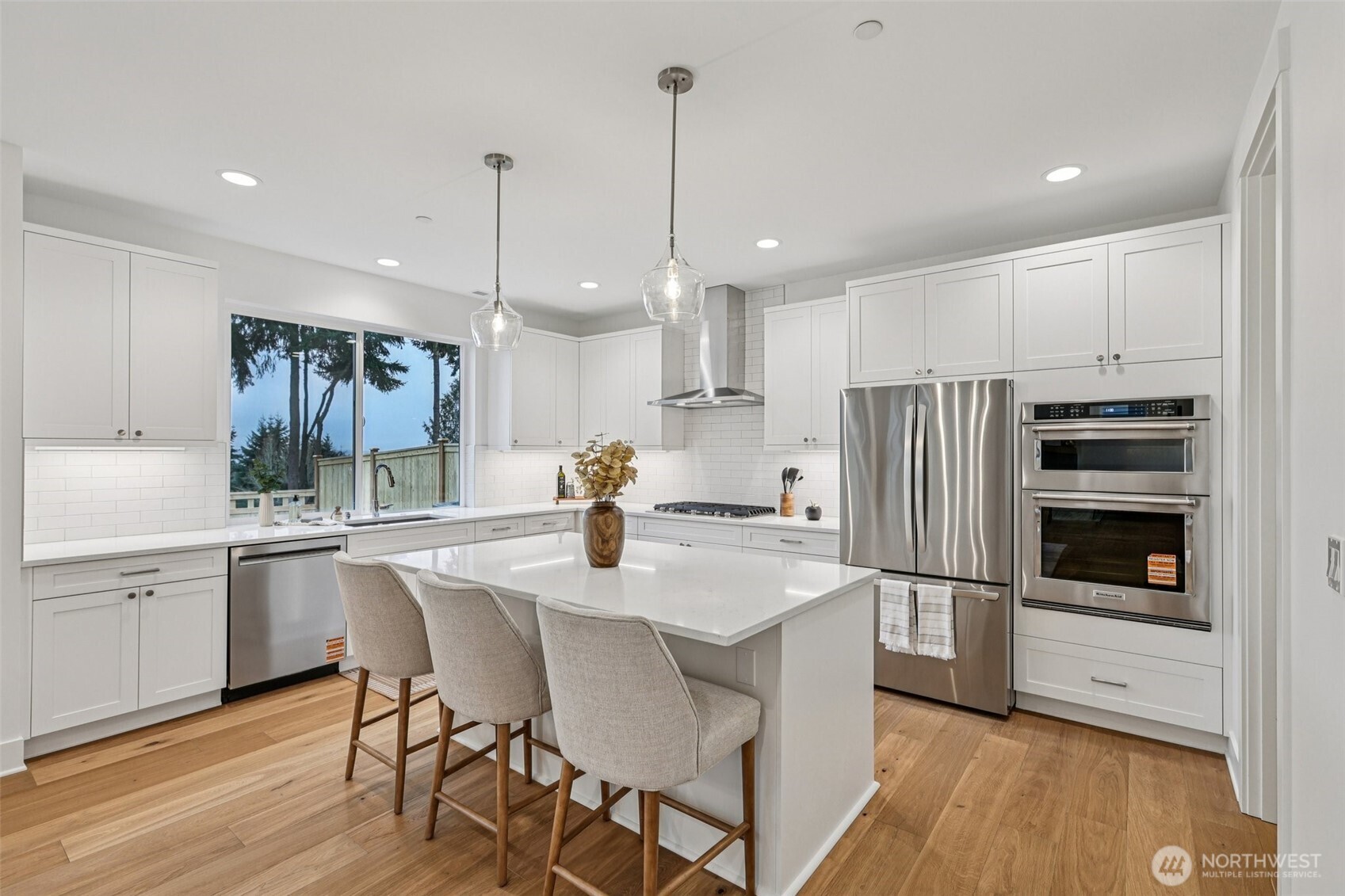 22216 98th Avenue W, Edmonds, WA 98020