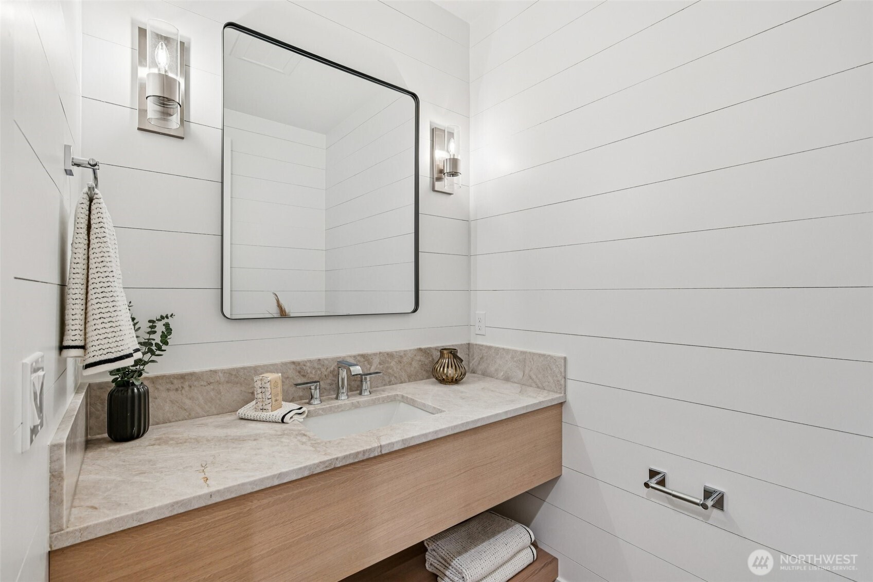 22216 98th Avenue W, Edmonds, WA 98020