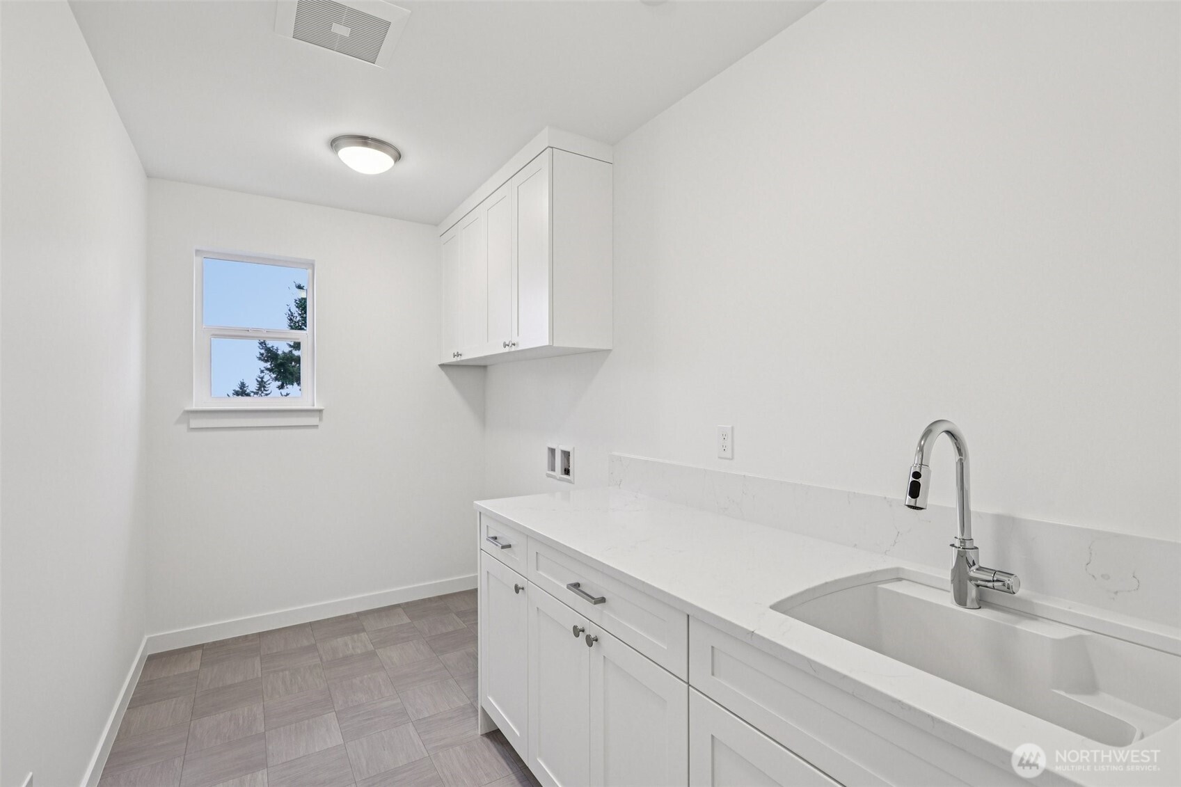 22216 98th Avenue W, Edmonds, WA 98020