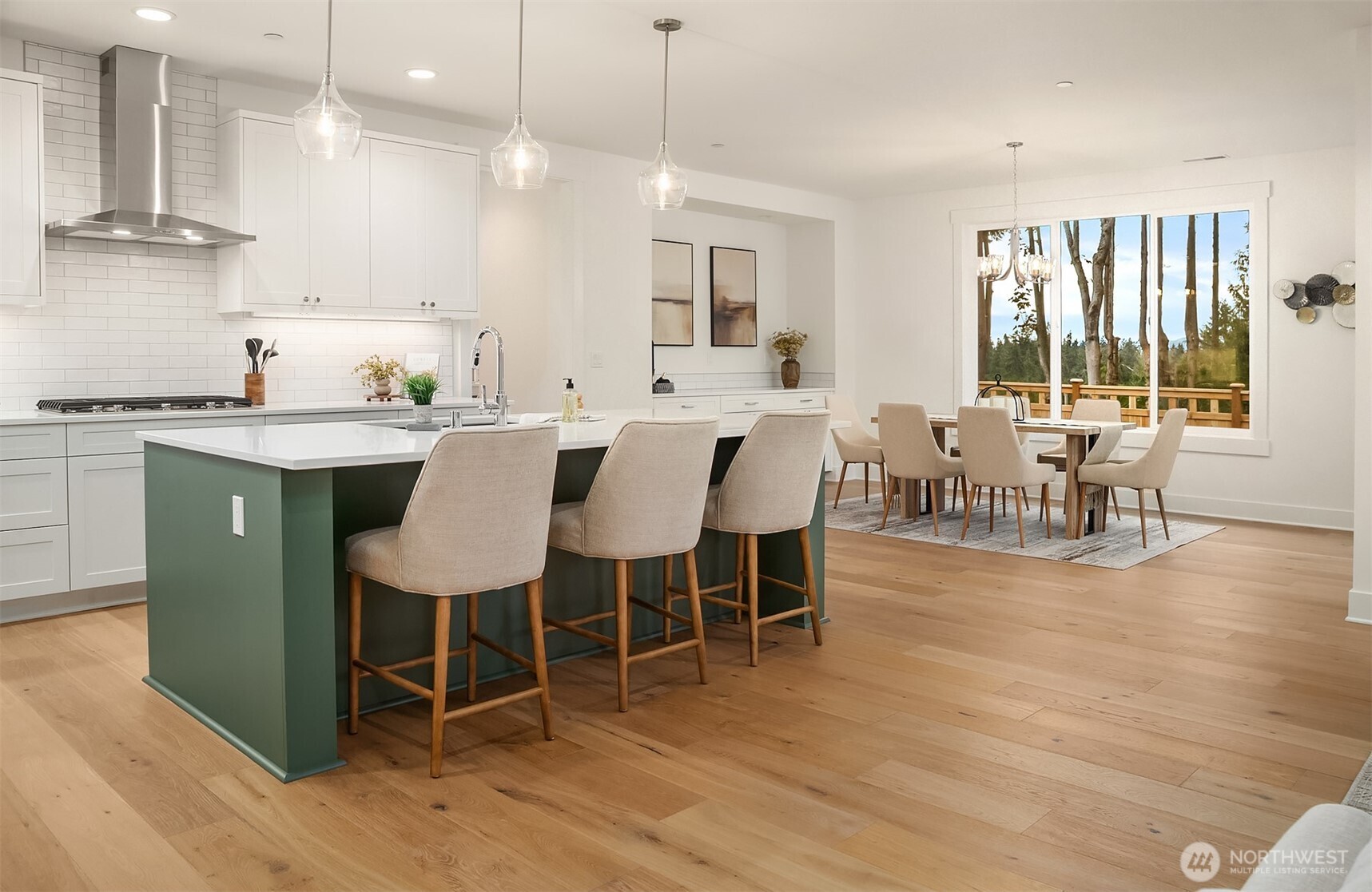 22212 98th Avenue W, Edmonds, WA 98020