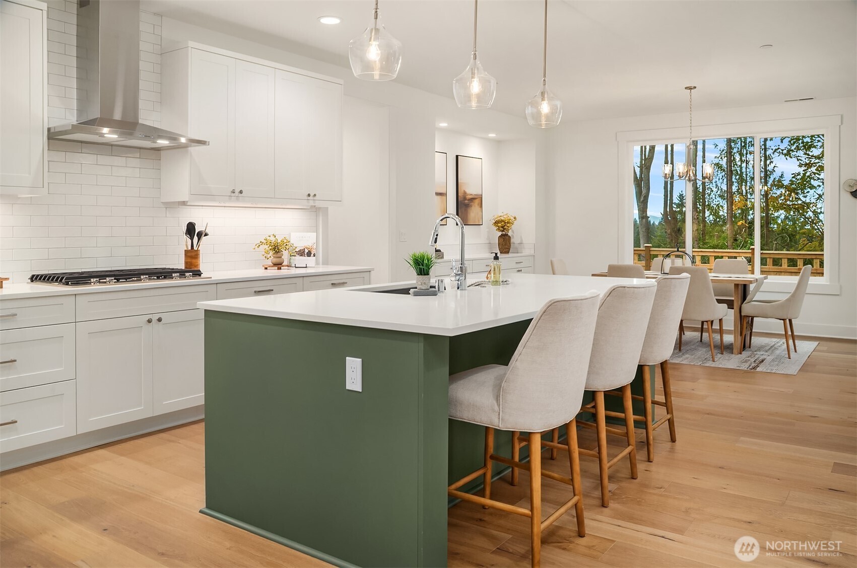 22212 98th Avenue W, Edmonds, WA 98020