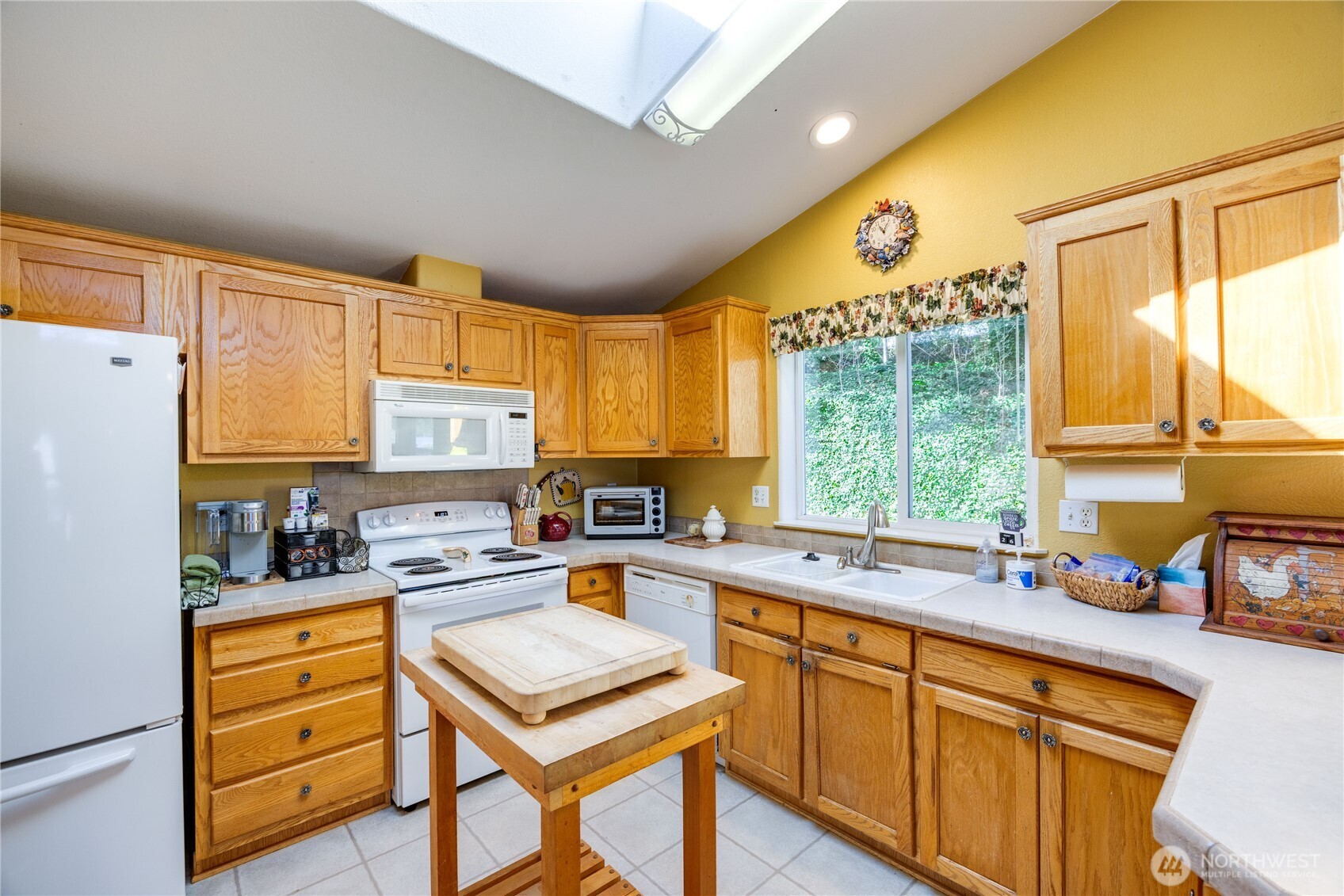 600 NE Lincoln Rd #35, Poulsbo, WA 98370