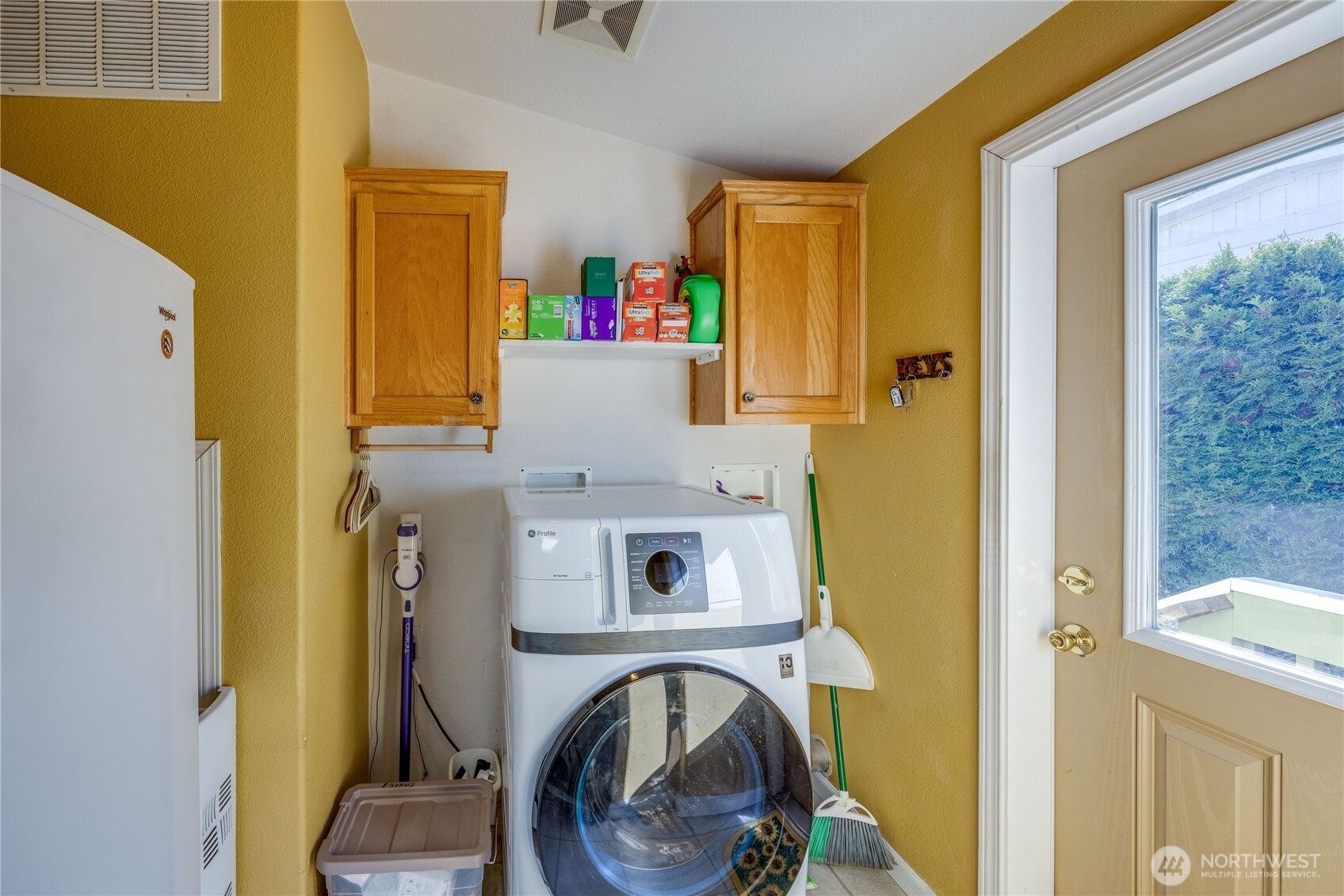 600 NE Lincoln Rd #35, Poulsbo, WA 98370