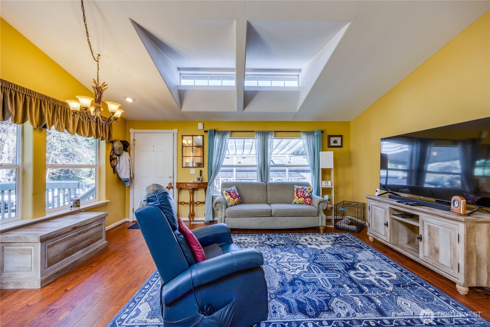 600 NE Lincoln Rd #35, Poulsbo, WA 98370