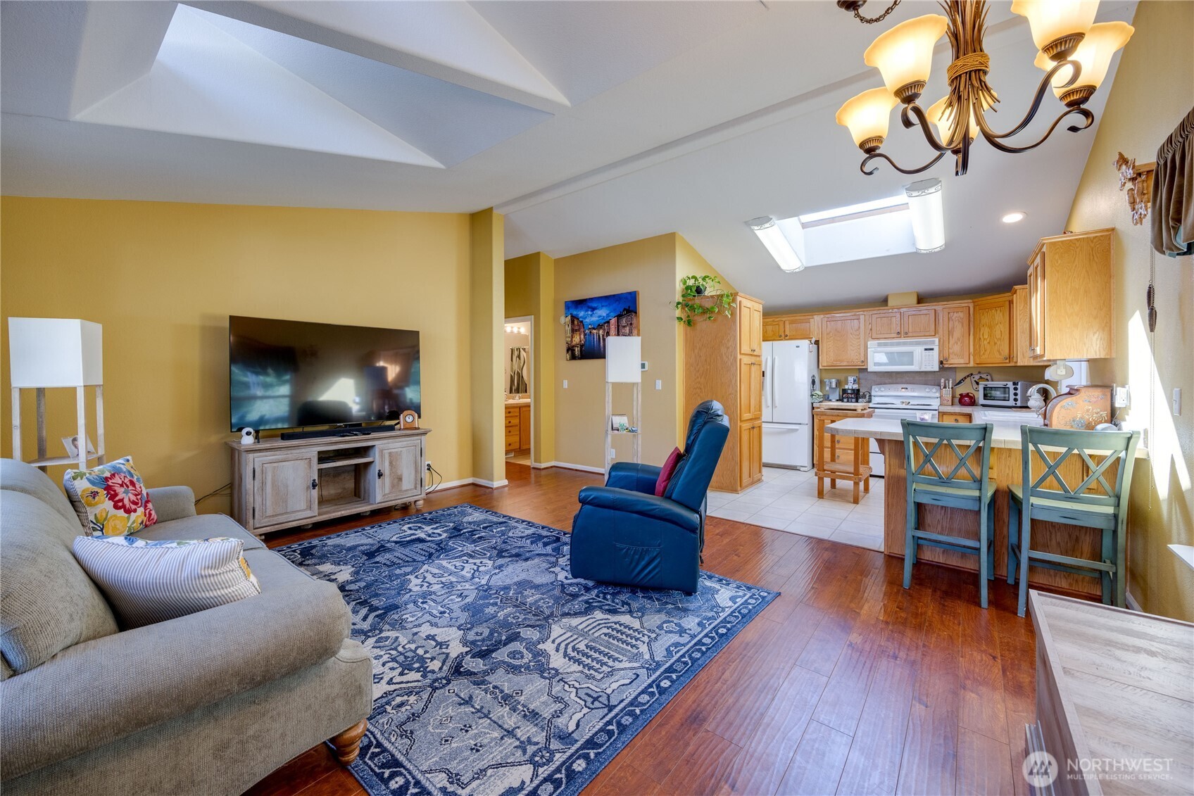 600 NE Lincoln Rd #35, Poulsbo, WA 98370