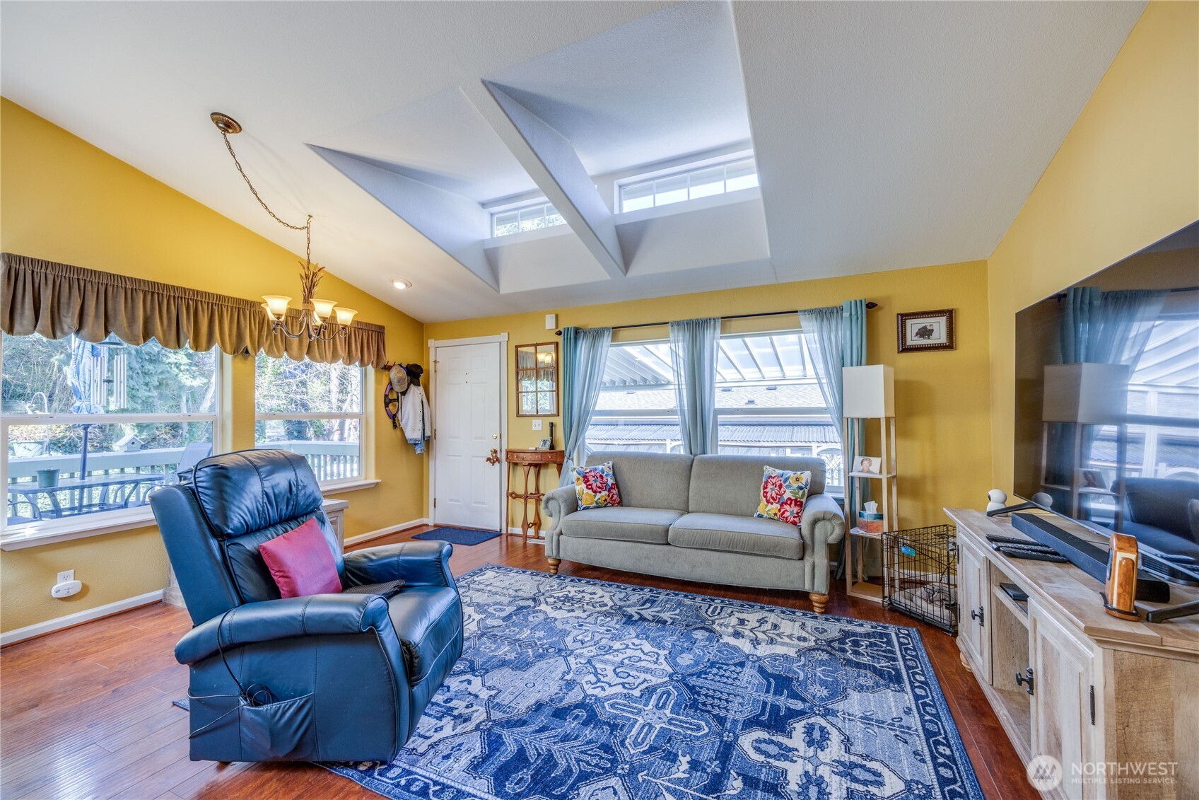 600 NE Lincoln Rd #35, Poulsbo, WA 98370