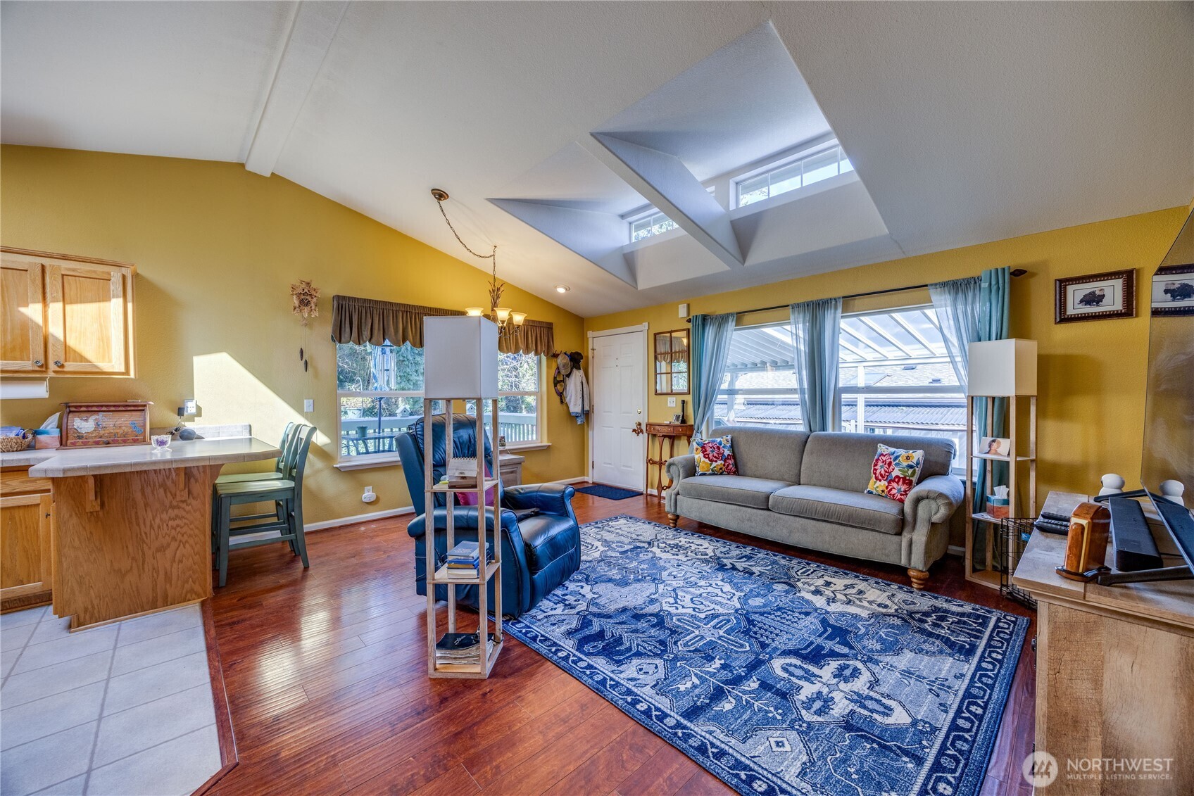 600 NE Lincoln Rd #35, Poulsbo, WA 98370