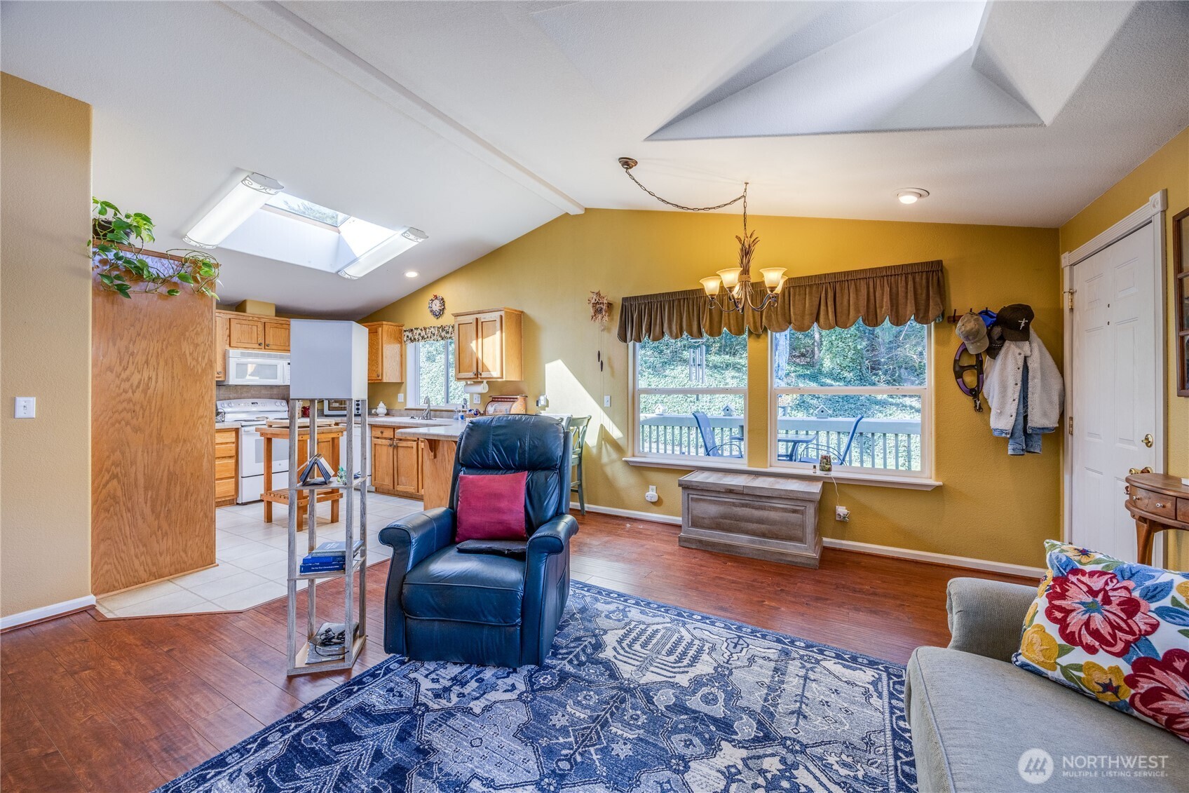 600 NE Lincoln Rd #35, Poulsbo, WA 98370