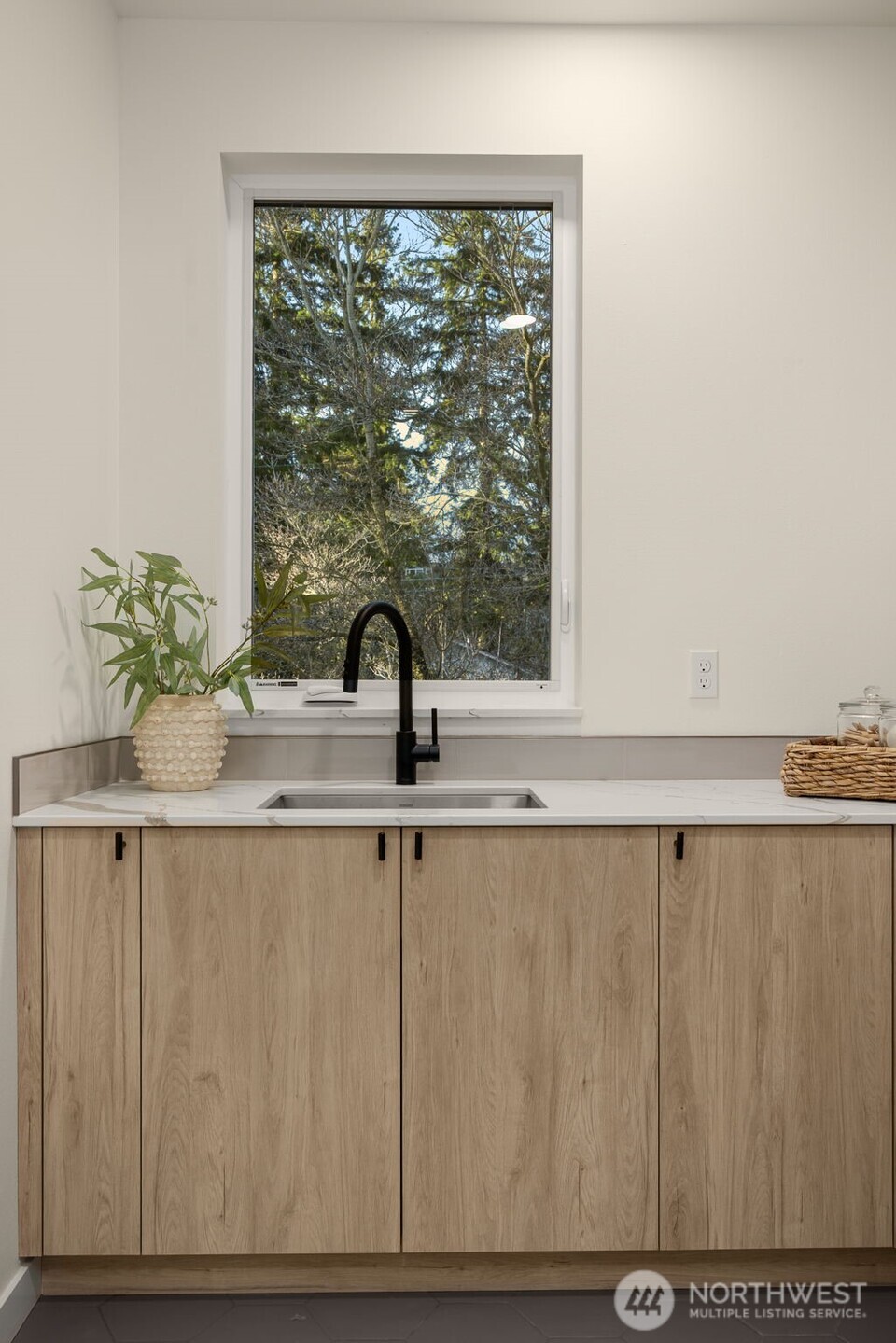 8403 NE 137th Street , Kirkland, WA 98034