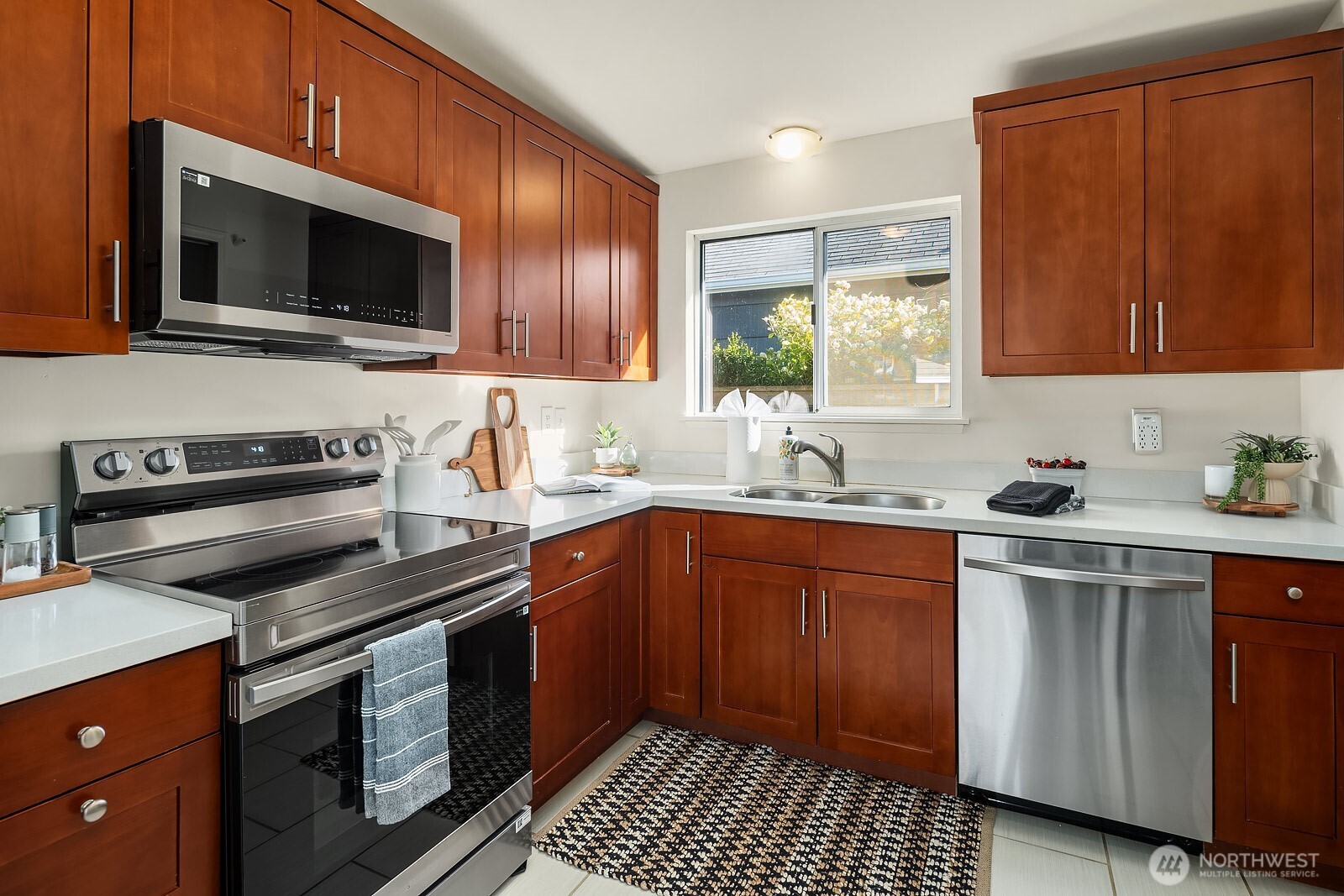 7147 30th Avenue SW, Seattle, WA 98126