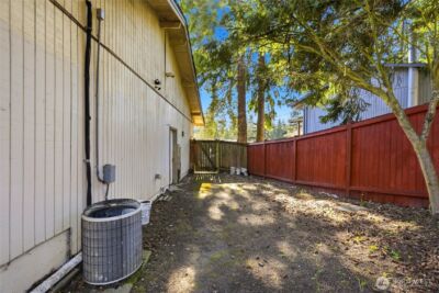 7919 194th Place SW, Edmonds, WA 98026 - Photo 32