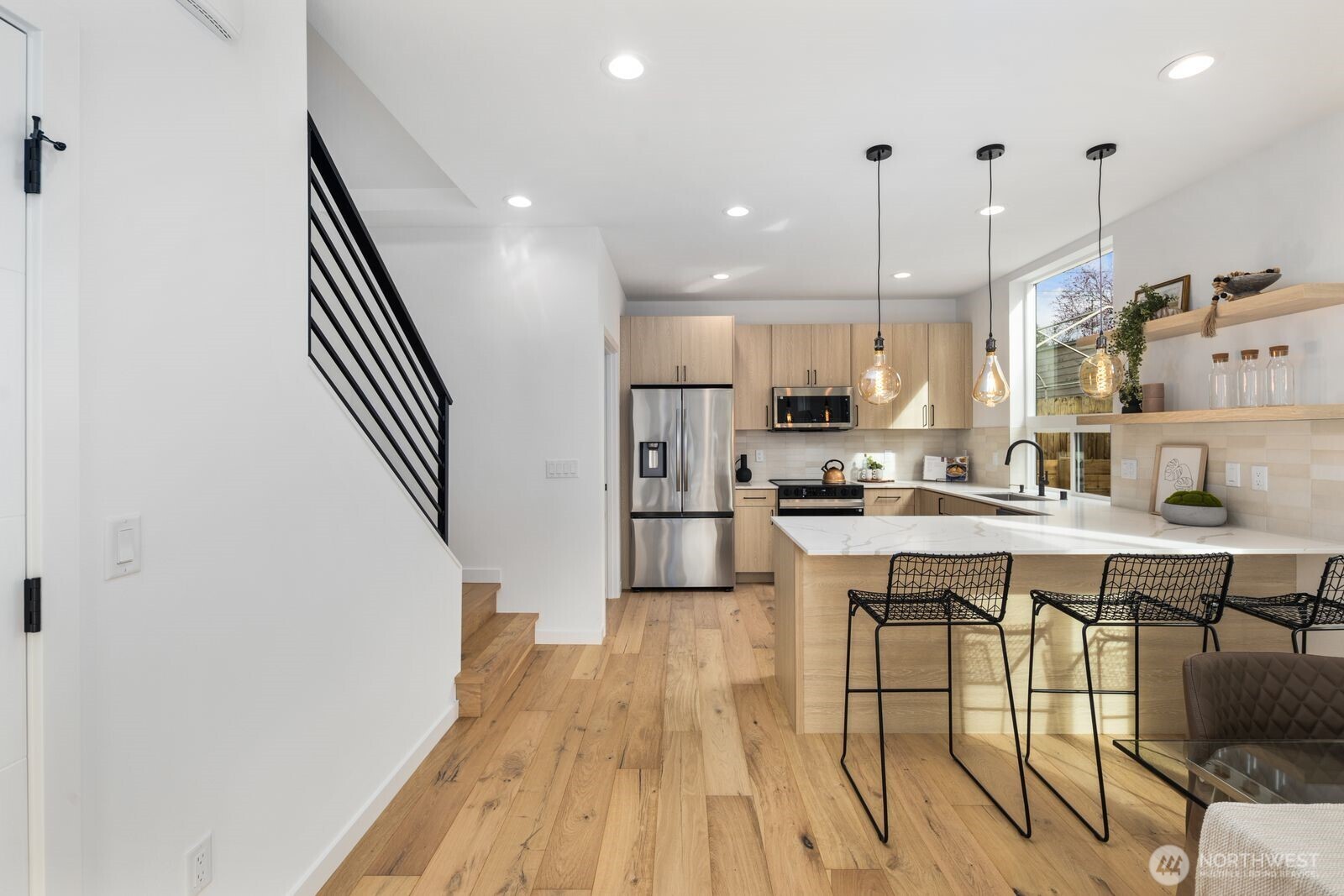 520 N 102nd Street , Seattle, WA 98133