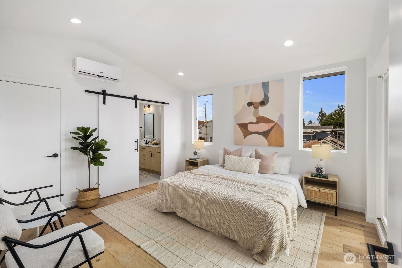 520 N 102nd Street , Seattle, WA 98133