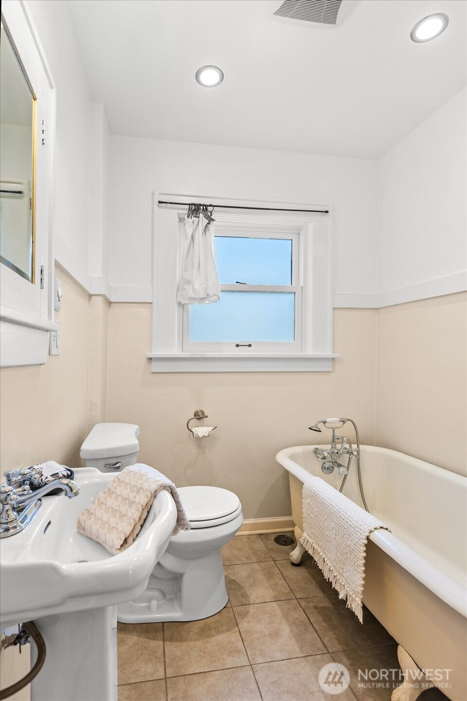 810 NE Ravenna Boulevard , Seattle, WA 98115