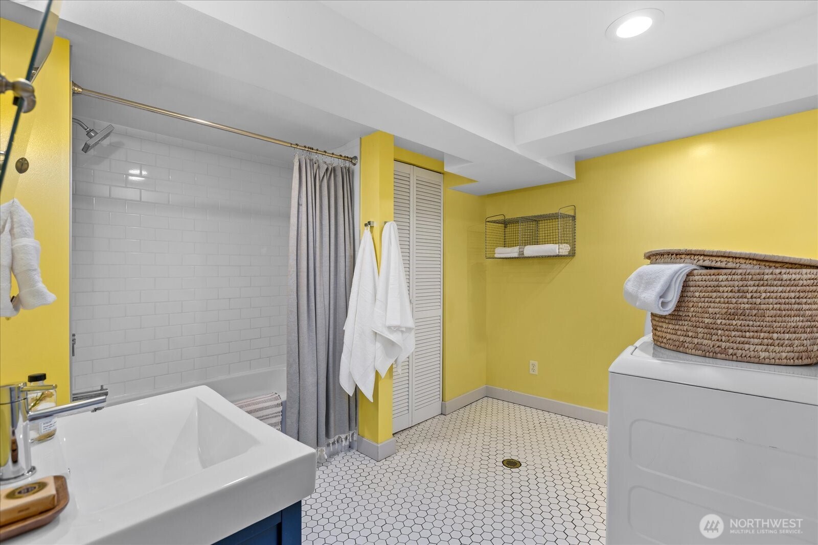 810 NE Ravenna Boulevard , Seattle, WA 98115