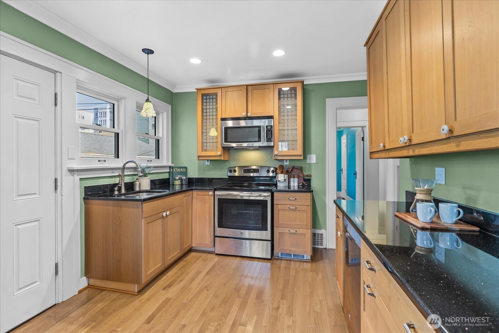 810 NE Ravenna Boulevard , Seattle, WA 98115