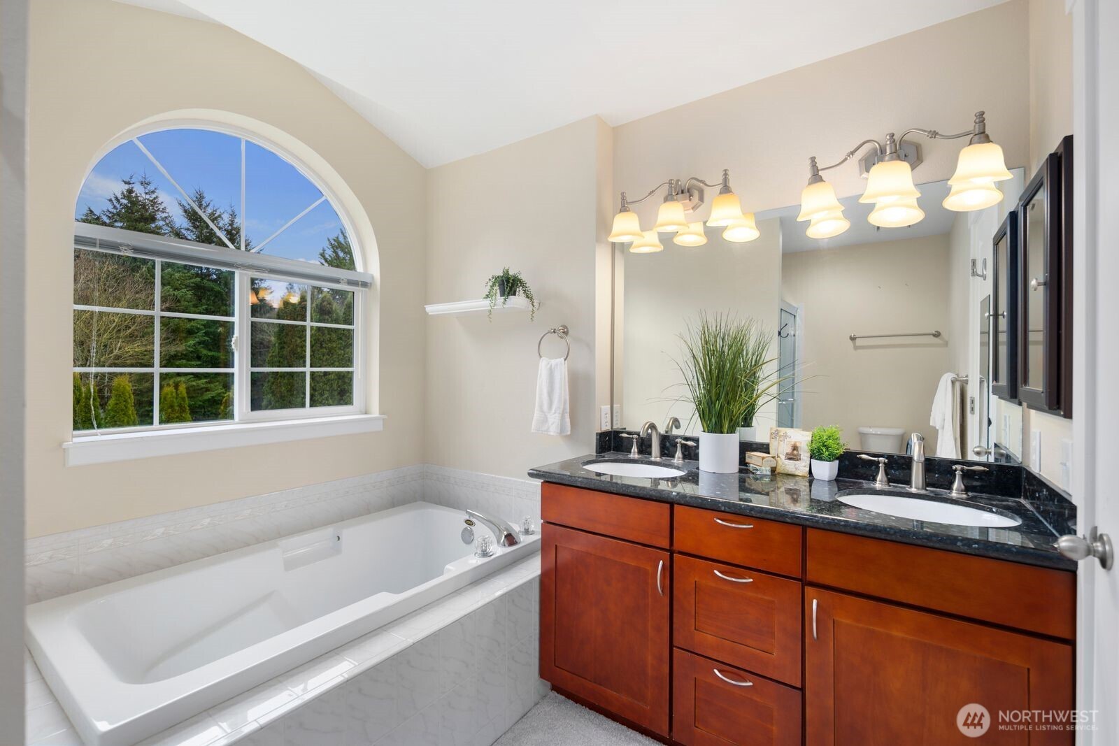 706 Bremerton Place NE, Renton, WA 98059