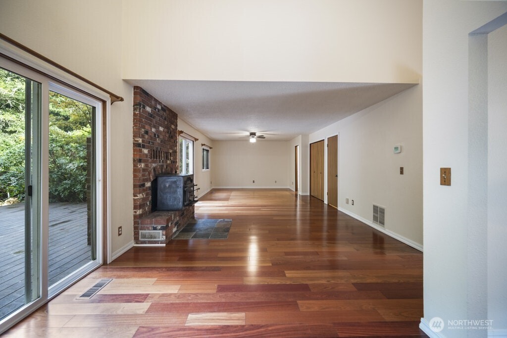 8727 Johnson Point Road NE, Olympia, WA 98516