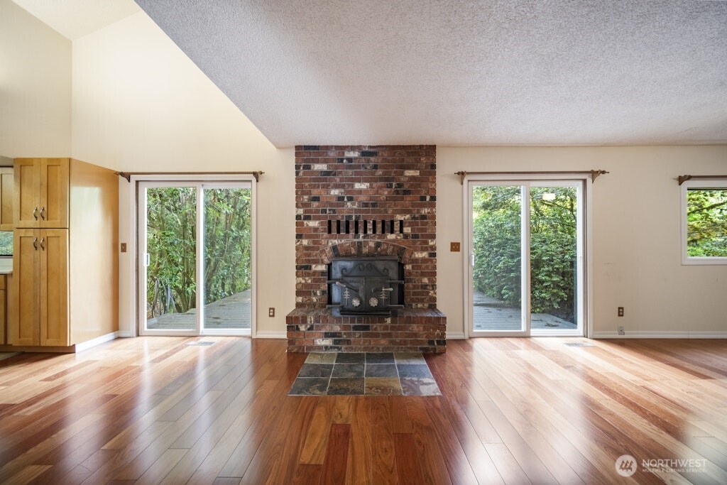 8727 Johnson Point Road NE, Olympia, WA 98516