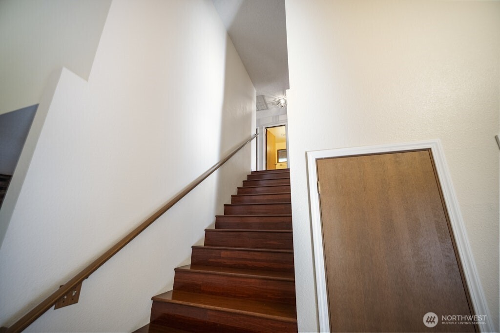 8727 Johnson Point Road NE, Olympia, WA 98516