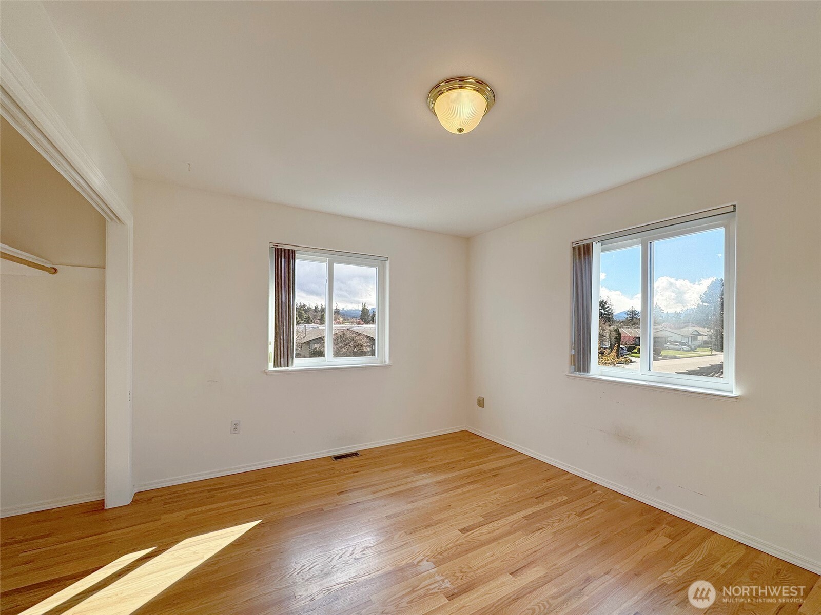 700 W Fir Street , Sequim, WA 98382