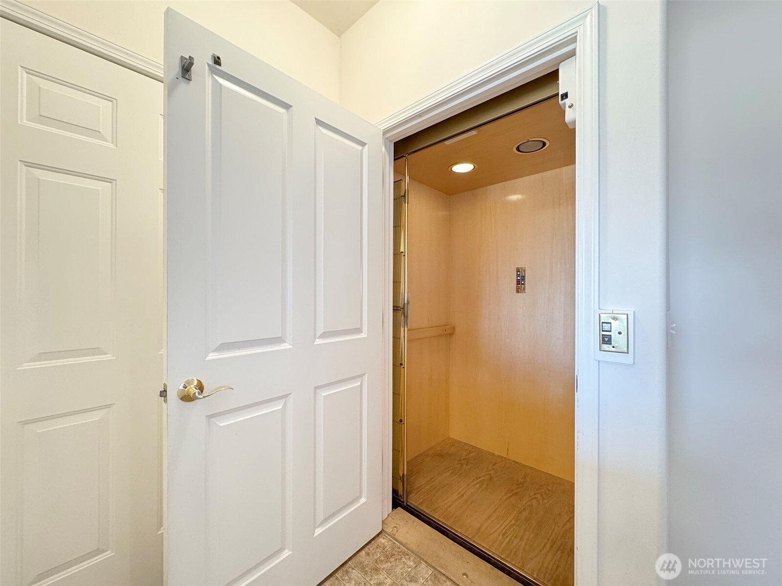 700 W Fir Street , Sequim, WA 98382