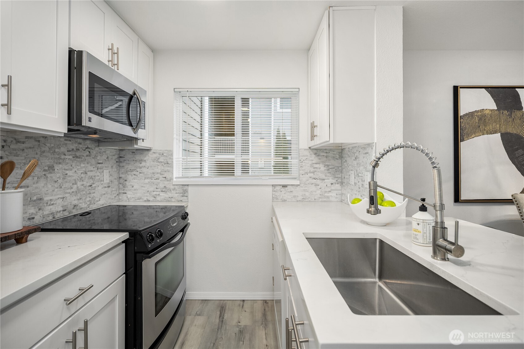 12602 109th Court NE #G201, Kirkland, WA 98034