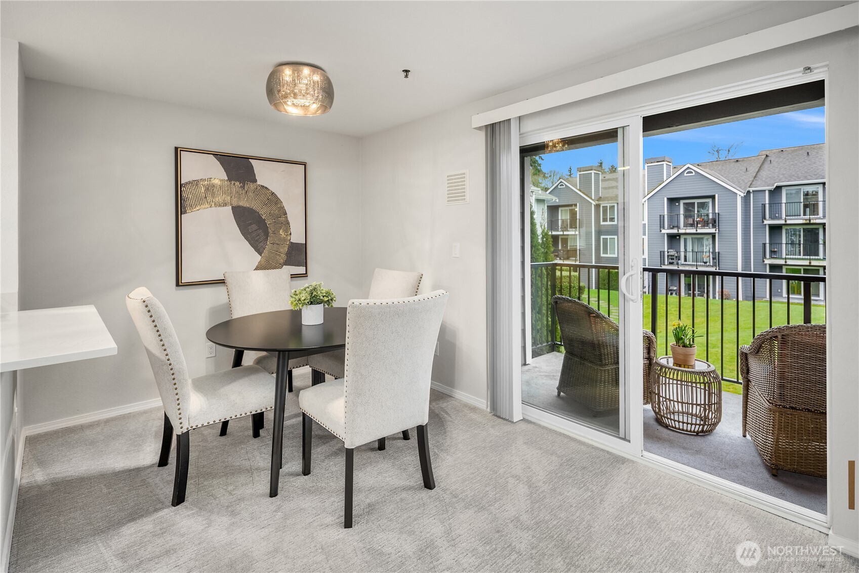 12602 109th Court NE #G201, Kirkland, WA 98034