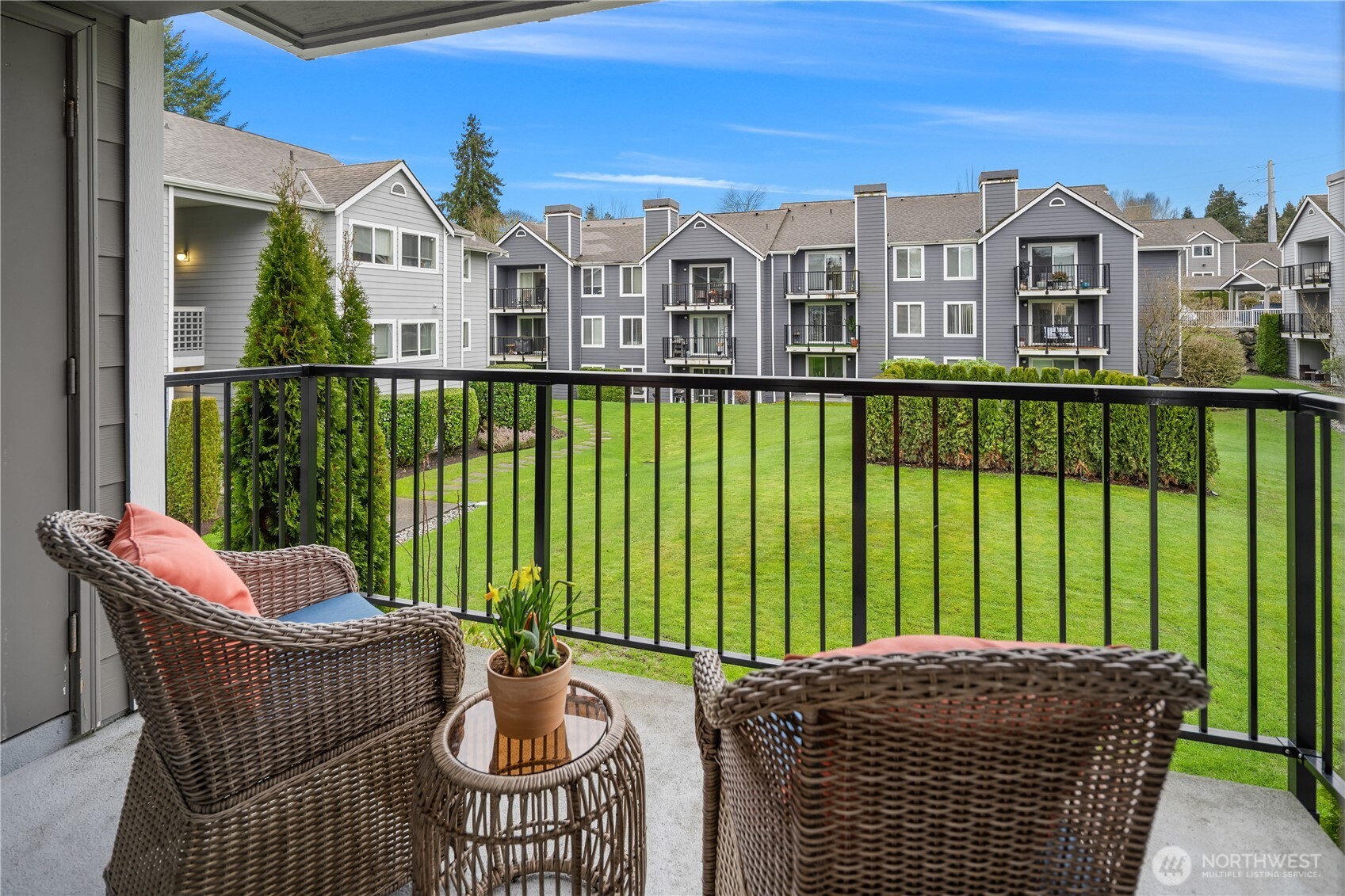 12602 109th Court NE #G201, Kirkland, WA 98034